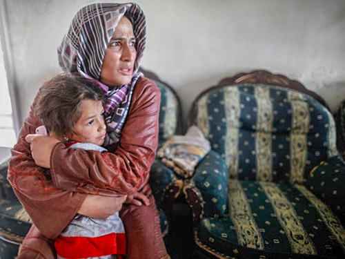 Syrian Refugee Crisis mother and daughter