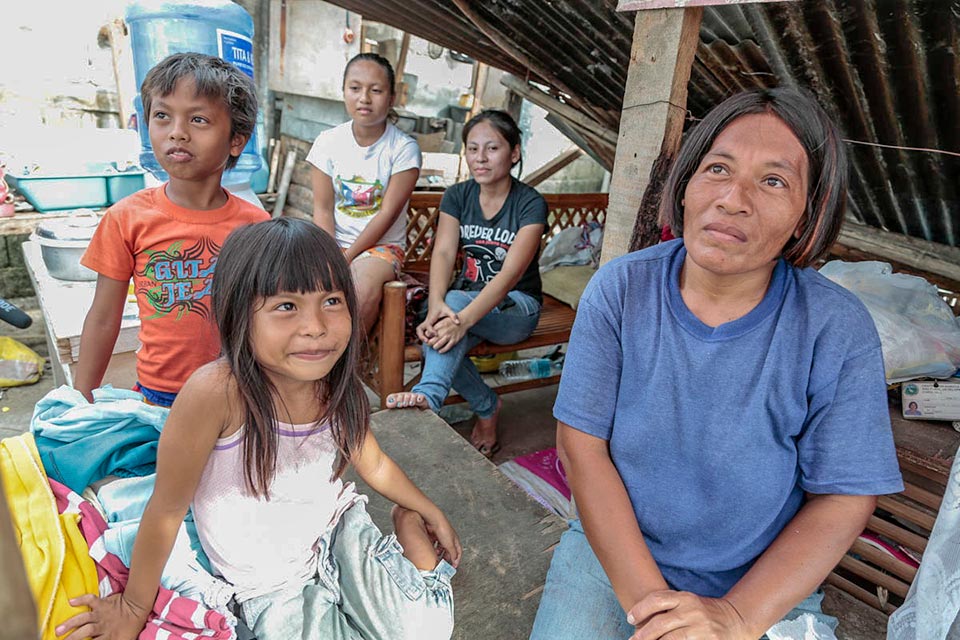 Typhoon Haiyan, family survivors