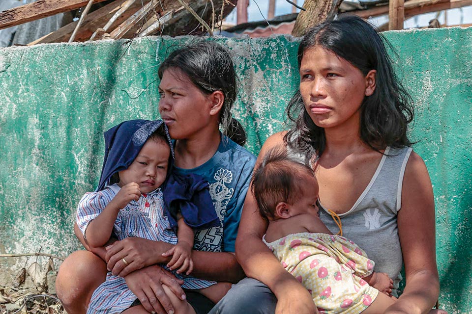 Typhoon Haiyan, mothers and child