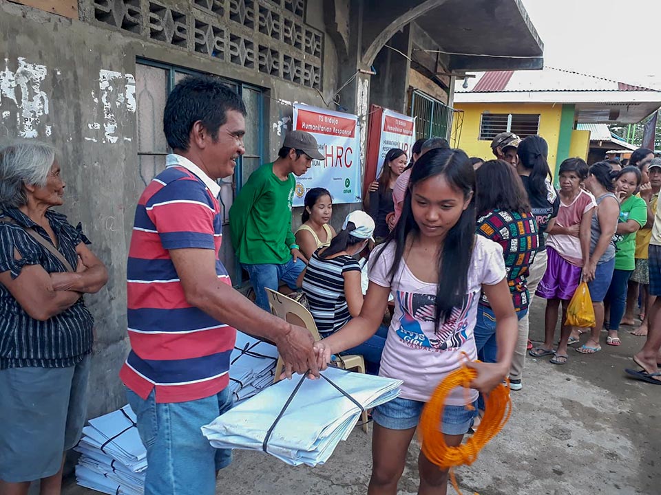Humanitarian aid for typhoon survivors in the Philippines